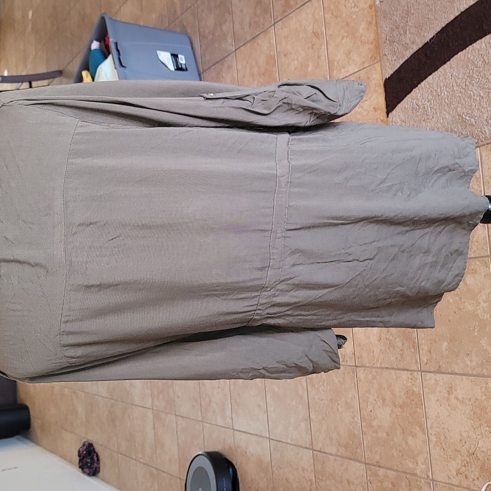 Olive green zip up shirt/jacket type - Picture 5 of 10